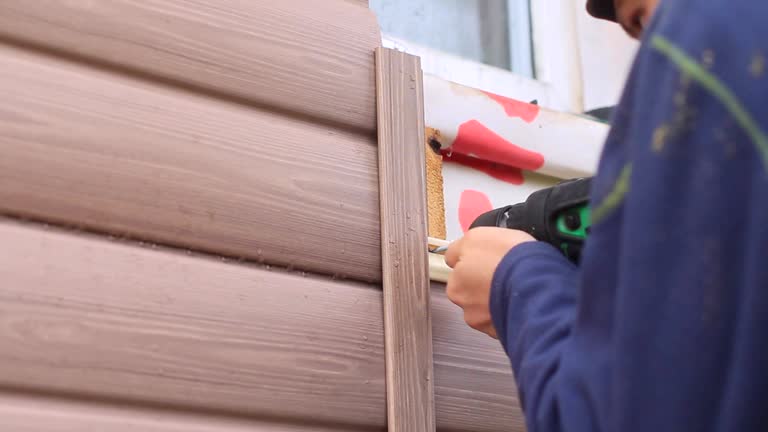 How To Choose The Right Materials for Your Siding Installation in 'Gonzales, CA